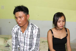 Đột kích nhà nghỉ bắt nhiều thanh niên đang phê ma túy