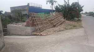 Mắc kẹt ở chân đê