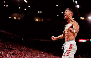 Ronaldo ghi bàn phút bù giờ, MU thắng nghẹt thở Villarreal