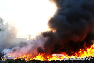 Cháy bãi tập kết phế liệu, hàng trăm học sinh phải nghỉ học