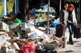 Thủ đô Hy Lạp ngập rác vì biểu tình