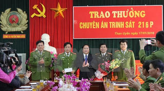 Phá nhanh vụ buôn lậu 10 bánh heroin