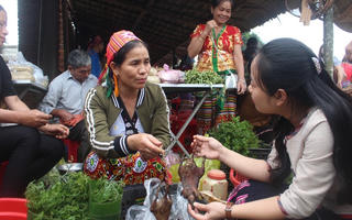 Khai mạc chợ phiên lớn nhất ở huyện miền núi Con Cuông