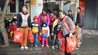 Mang Xuân yêu thương tới trẻ khuyết tật