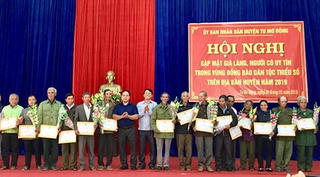 Kon Tum: Gặp mặt già làng, người có uy tín vùng đồng bào dân tộc thiểu số