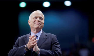 Thượng nghị sỹ John McCain có công trong việc hàn gắn vết thương chiến tranh