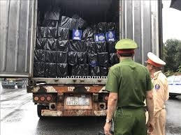 Tạm giữ hơn 4.000 chai rượu ngoại không rõ nguồn gốc