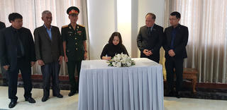 Lễ viếng và mở sổ tang nguyên Tổng Bí thư Đỗ Mười tại các nước