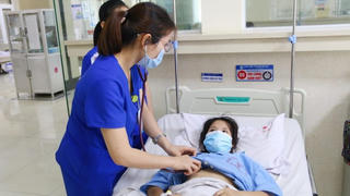 Suýt chết do ngộ độc thuốc nam