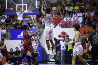Saigon Heat vỡ òa cảm xúc trên sân Sư phạm