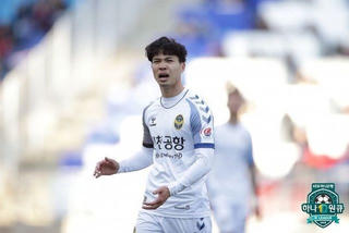 HLV Incheon United lên tiếng khen ngợi Công Phượng