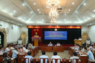 Tìm giải pháp cải cách thủ tục hành chính, loại bỏ giấy phép con