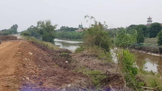 Đê hữu sông Đáy sạt lở nghiêm trọng