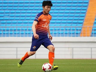 Xuân Trường chơi tệ, Gangwon đại bại ở R-League