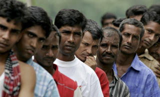 Malaysia trục xuất hơn 400 người Philippines