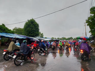 [ẢNH] Người dân TP Thanh Hóa trở lại trạng thái làm việc bình thường 