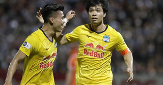 HA Gia Lai đá không hay, giành ngôi đầu nhờ may mắn?