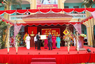 Trường THPT Tống Văn Trân-mái trường chất lượng cao