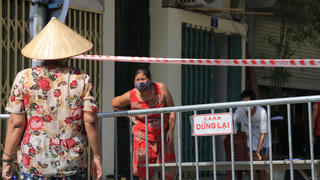 [VIDEO] Hà Nội: Cách ly y tế 2 phường Văn Miếu, Văn Chương với hơn 21.000 nhân khẩu