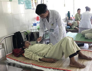 Ăn nhầm nấm độc, ba bà cháu nhập viện cấp cứu