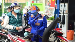 Giá xăng, dầu đồng loạt tăng hơn 600 đồng mỗi lít