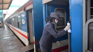 Lao động ngành vận tải lao đao trong ‘bão’ dịch