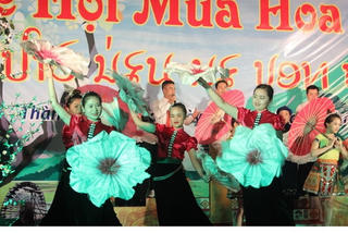 Thắm tình Việt - Lào