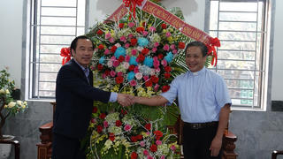 Phó Chủ tịch Ngô Sách Thực chúc mừng Giáng sinh tại Giáo xứ Tam Tòa