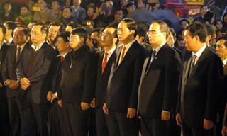 Thực hiện nghi lễ khai Ấn tại đền Trần Nam Định