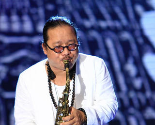 Âm hưởng Đông Phương