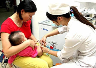 Bộ Y tế khuyến cáo: Phụ huynh không nên chờ vaccine dịch vụ