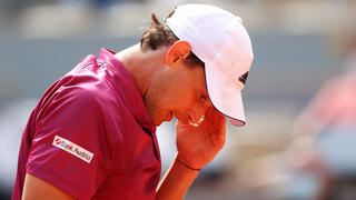 Roland Garros 2021: Dominic Thiem thua sốc ngay trong ngày ra quân
