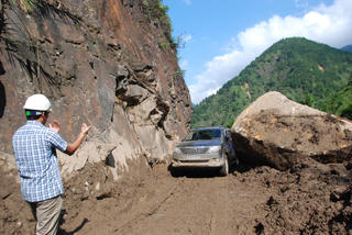 Đưa công nghệ viễn thám nhận dạng sạt lở đất đá ở nước ta