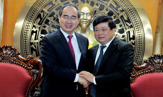 Chủ tịch Nguyễn Thiện Nhân chúc mừng Tổng Giám đốc VOV