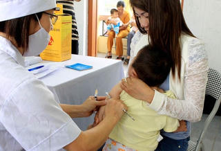 Cháu bé 3 tháng tuổi tử vong sau khi tiêm vắc xin