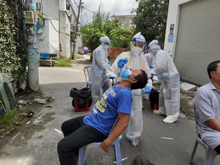 TP Hồ Chí Minh: Nỗ lực xét nghiệm 2 triệu mẫu trong 3 ngày