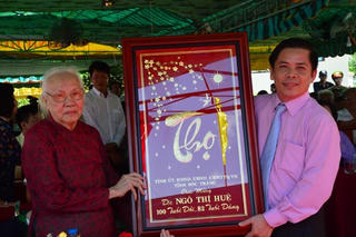 Mừng đại thọ phu nhân Cố tổng bí thư Nguyễn Văn Linh