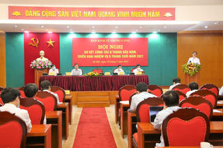 Ban Kinh tế Trung ương: Nỗ lực trong khó khăn