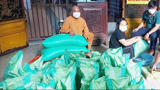 Lan tỏa yêu thương trong vùng tâm dịch