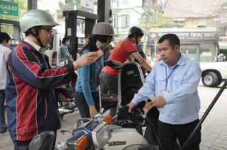 Trong xăng có thuế ảo?