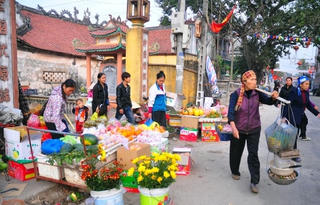 Không về quê ăn Tết