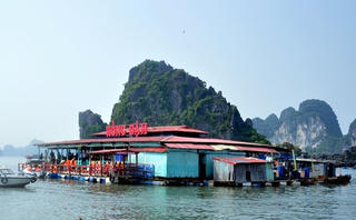 Quảng Ninh cưỡng chế di dời Nhà bè Hồng Đậm