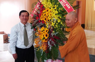 Gắn bó tôn giáo, dựng xây đạo đời