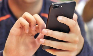Người dân Hàn Quốc lo sợ phụ thuộc quá nhiều vào điện thoại thông minh
