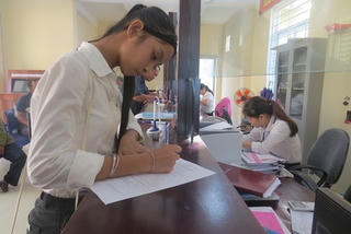 Lỡ cơ hội đi học vì giấy khai sinh viết nhầm giới tính