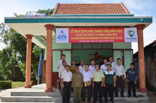 Hội CCB tỉnh Quảng Ngãi bàn giao nhà đại đoàn kết và nghĩa tình đồng đội