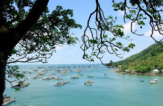 Vẻ đẹp của Hòn Nghệ, một góc Vịnh Hạ Long phương Nam