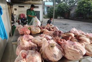 Ăn bát cơm ngay ngáy lo thịt bẩn