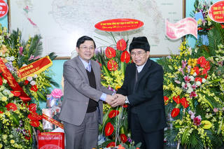 Phó Chủ tịch Nguyễn Hữu Dũng chúc mừng Giáng sinh tại Giáo phận Hưng Hóa