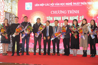 Thừa Thiên-Huế: Tôn vinh văn nghệ sĩ